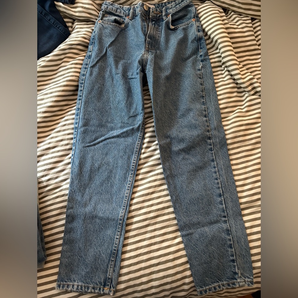 Zara Medium Wash Denim Jeans